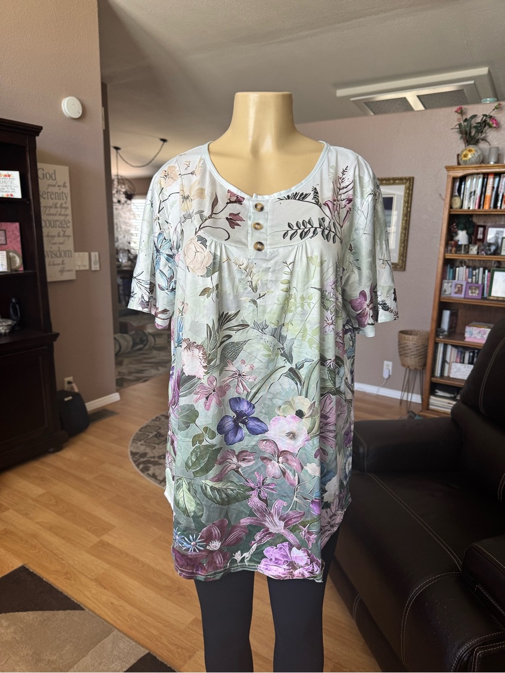 Boutique floral watercolor short sleeve blouse-size XL